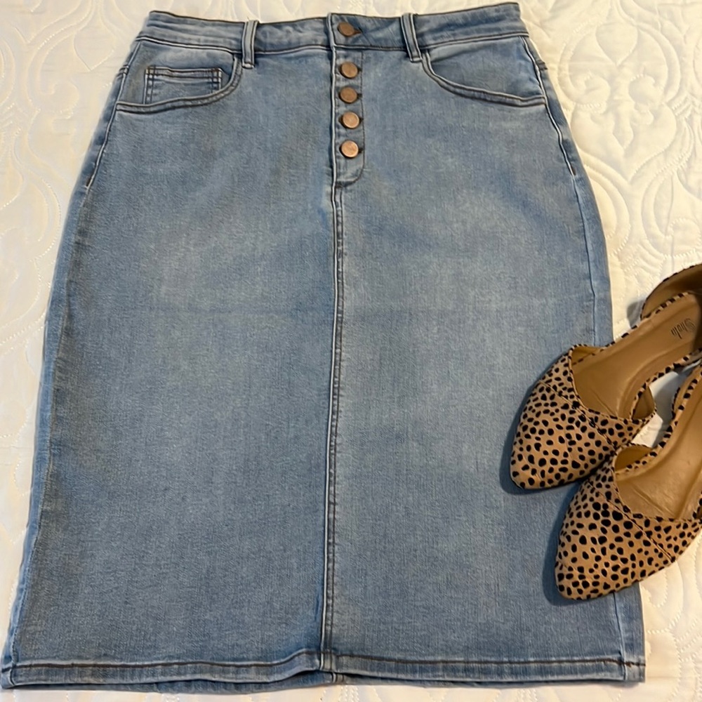 Jupe de Abby, size L, light wash denim midi skirt